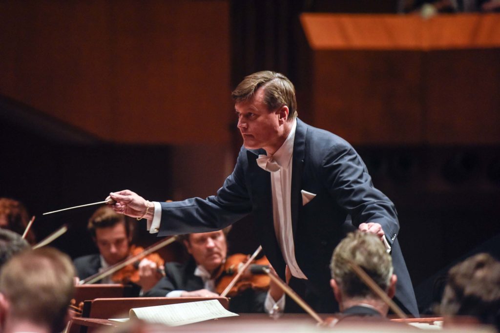 Robert Schumann in Dresden: Thielemann und sein Orchester stürzen sich temperamentvoll in den rhythmisch markanten Kopfsatz